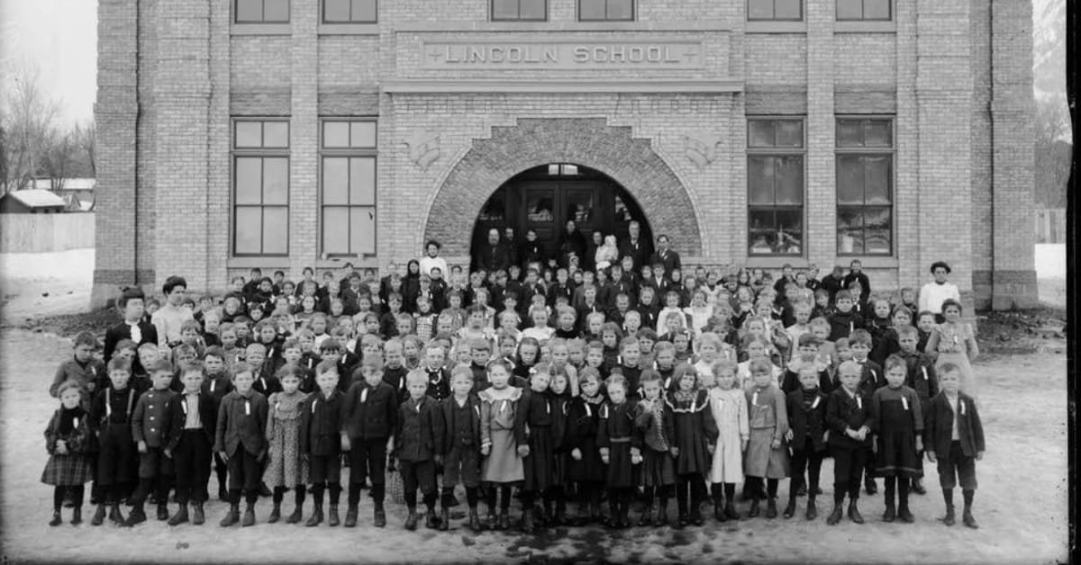 Do you have ancestors who settled Springville and the surrounding area? This historical photo by George Edward Anderson covers a whole wall in our Center. It was taken in 1908, the Inaugural Year of the Lincoln Elementary school, which was located where the U.S. Post Office is now located. Stop in and help us identify your family members.