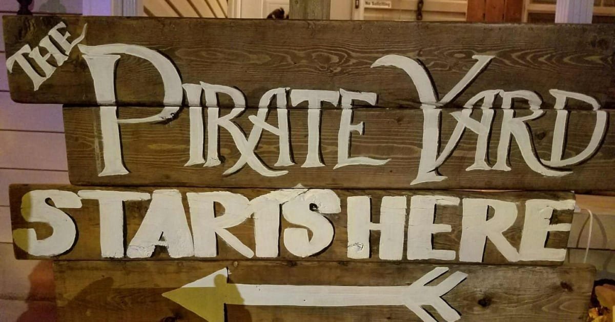 Spanish Fork Family to Put on Annual Pirate Yard for Community