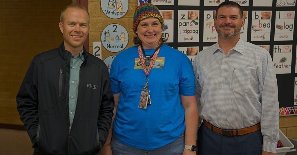 heidi dimmick spanish oaks elementary teacher of the month